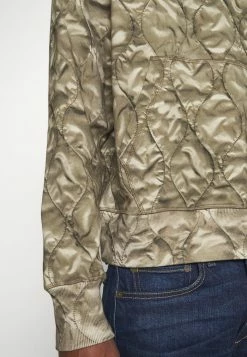 Rag & Bone PHOTO REEL QUILTED HOODIE - Sweatshirt - Army 8 Rag & Bone PHOTO REEL QUILTED HOODIE - Sweatshirt - Army -rag & bone Shop 06099f71a210485f84f3588574cde289