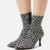 Rag & Bone BREA BOOT - Classic Ankle Boots - Black/white
