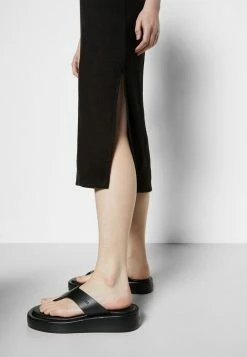 Rag & Bone THE KNIT MUSCLE MIDI DRESS WHITE LABEL - Maxi Dress - Black -rag & bone Shop 3ec7eca2725d4af5aebfdedab98dea2d