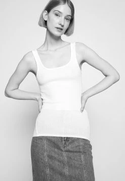Rag & Bone THE ESSENTIAL SCOOP NECK TANK LABEL - Top - White -rag & bone Shop 47593aeb38f2499cb5524117137f9634