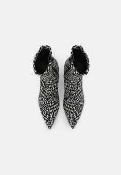 Rag & Bone BREA BOOT - Classic Ankle Boots - Black/white -rag & bone Shop 7501978d54f54cf18cc0b42fe123bf3f