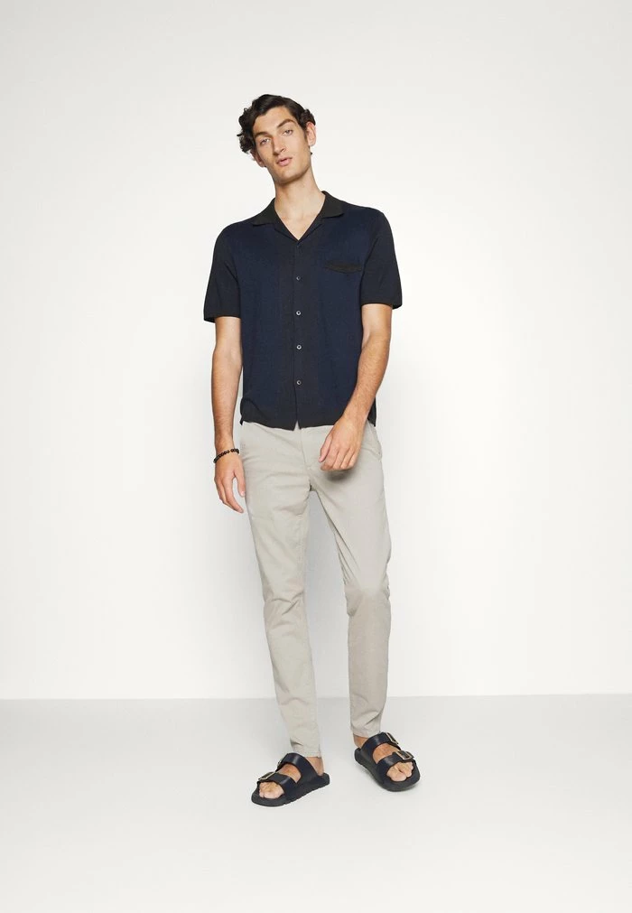 HERRINGBONE SNAP FRONT AVERY - Shirt - black/navy Rag & Bone HERRINGBONE SNAP FRONT AVERY - Shirt - Black/navy -rag & bone Shop 7dcf184e8a3c4e639061e87c4cce0866