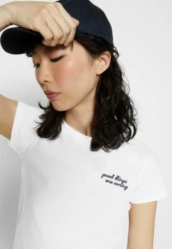 Rag & Bone GOOD THINGS ARE COMING TEE LABEL - Print T-shirt - White -rag & bone Shop 97be76b040bf4b29ae48751270c4ce51