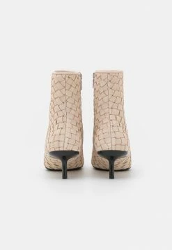 Rag & Bone RIO BOOT MID - Classic Ankle Boots - Beige -rag & bone Shop c6048f0322a4433fbed35e4ed713087d