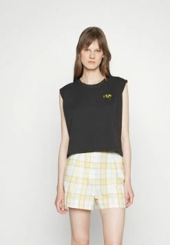 Rag & Bone FLORAL CROPPED MUSCLE - Print T-shirt - Black -rag & bone Shop d5be995d9c8143858d5f390b7927e9e8