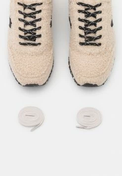 Rag & Bone RETRO RUNNER - Trainers - Beige -rag & bone Shop d682d3d7330d4dc2bdf9f40128803950