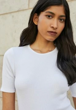 Rag & Bone THE ESSENTIAL TEE - Basic T-shirt - White -rag & bone Shop f82fd9c9576b46178d2ef20e53538d46