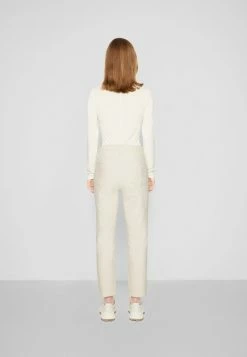 Rag & Bone NINA HIGH-RISE ANKLE CIGARETTE - Slim Fit Jeans - Ecru -rag & bone Shop fd25bca667464d7a8d6b8429aa9b3ac1